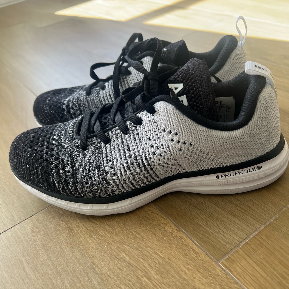 TECHLOOM PRO SNEAKER
APL: Athletic Propulsion Labs